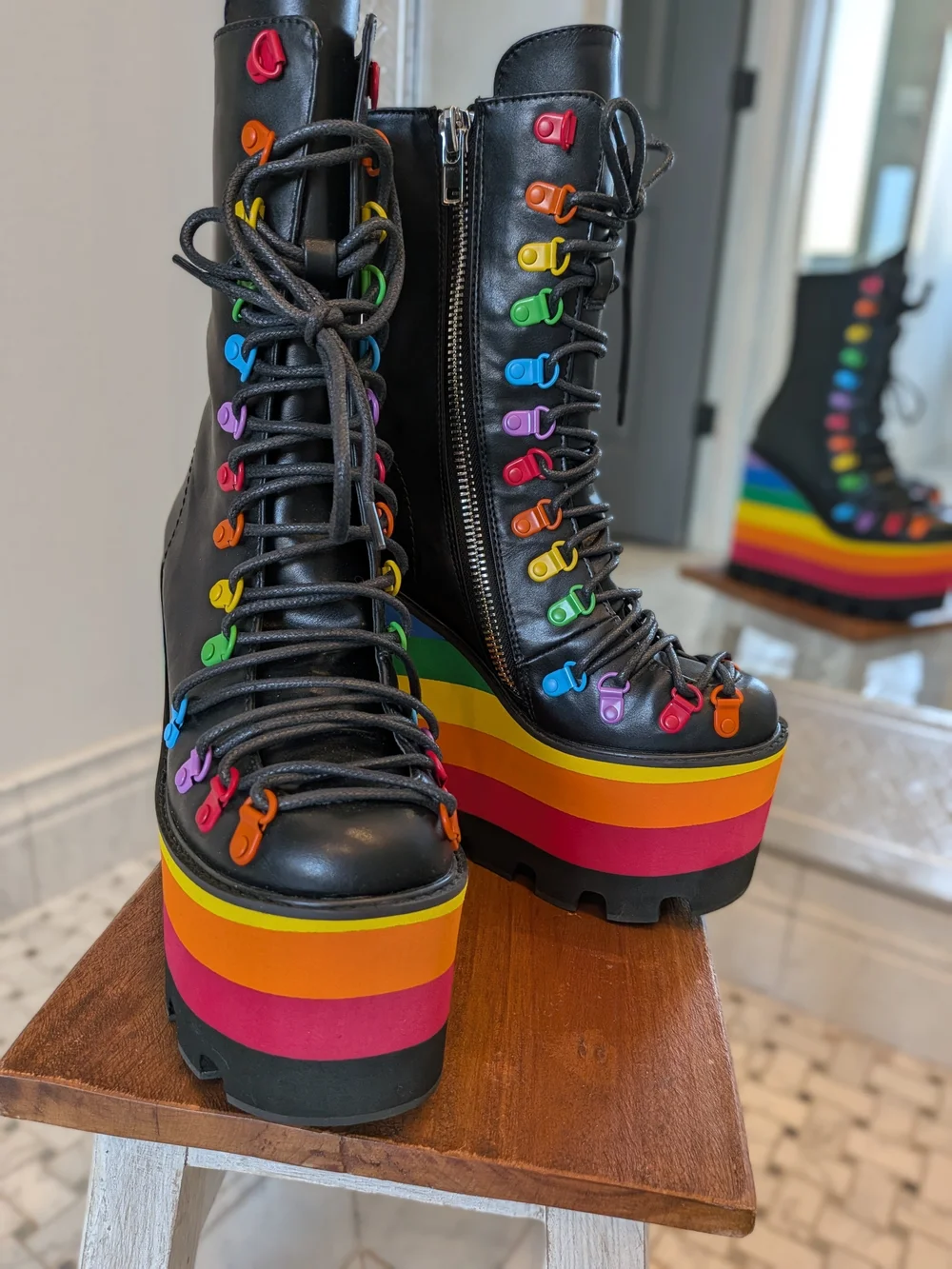 NWOT Women’s 7 Club Exx Rainbow Platform Ankle Boots NEVER WORN